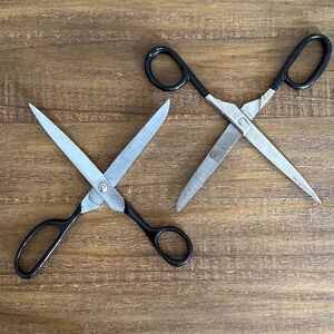 Vintage Metal Scissors Set